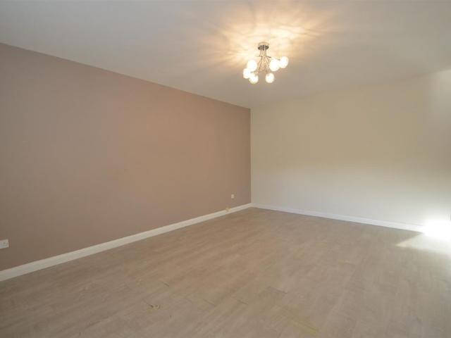 Apartment for rent in Ickenham, Greater London