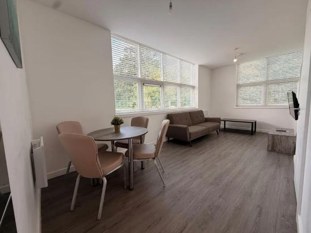 Apartment for rent in Sunninghill and Ascot, Ascot