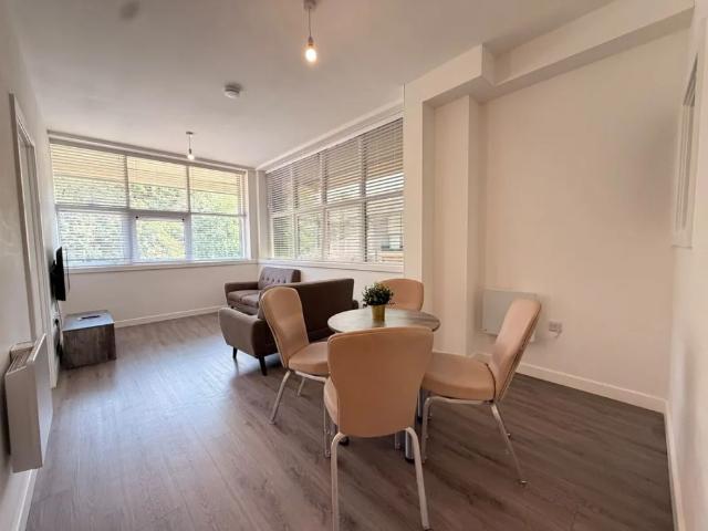 Apartment for rent in Sunninghill and Ascot, Ascot