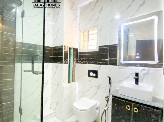 House for sale in Eti Osa, Lagos