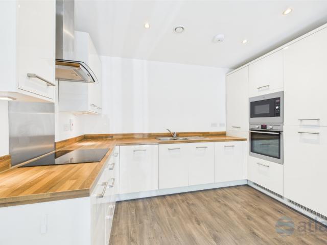 Apartment for rent in Knowsley, Swanside