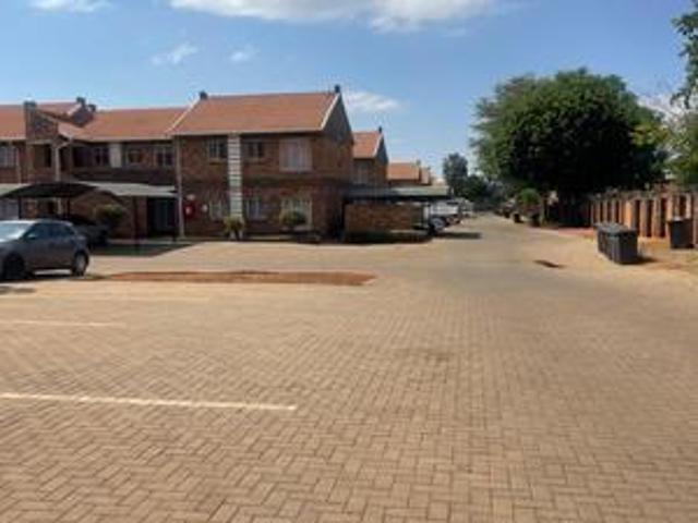 Apartment for sale in Akasia, Gauteng