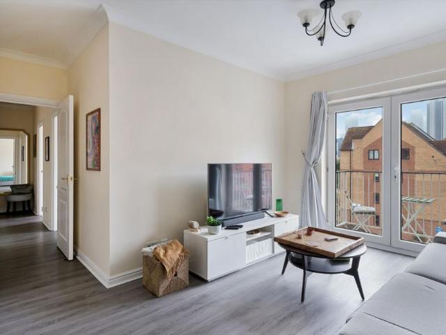 Apartment for rent in Isle Of Dogs, Isle Of Man