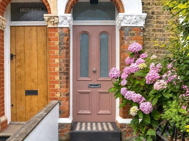 Apartment for rent in Cat Hill, England
