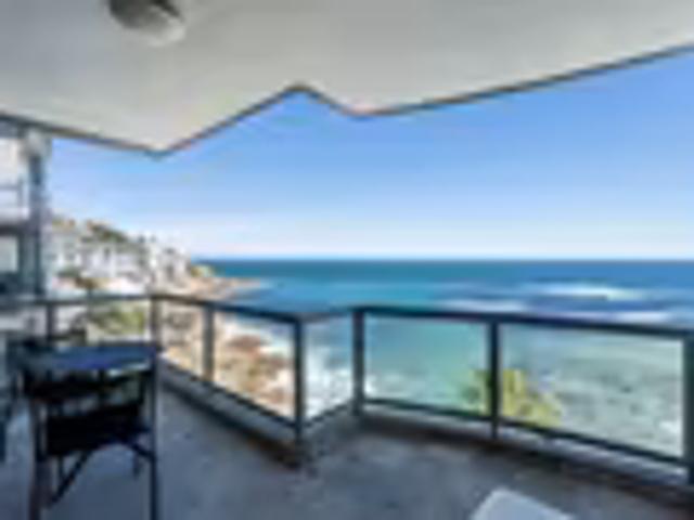 Apartment for rent in Bantry Bay, Cape Town