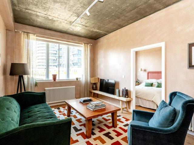 Apartment for sale in Cat Hill, England