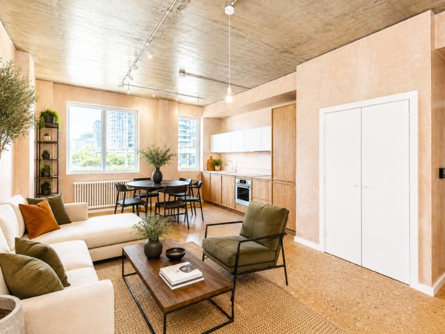 Apartment for sale in Cat Hill, England
