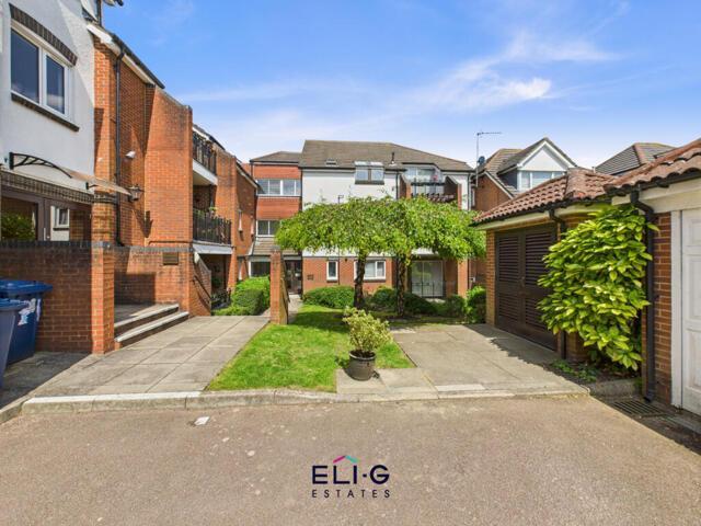 Apartment for sale in Barnet, Hendon