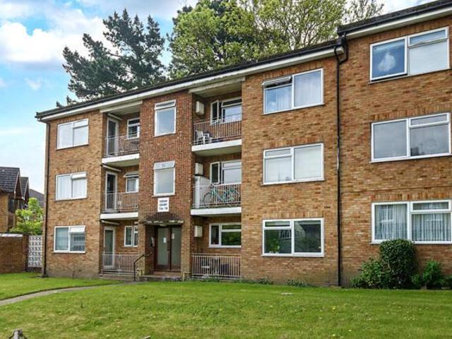 Apartment for sale in Barnet, Whetstone