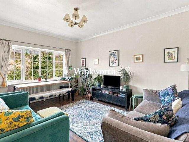 Apartment for sale in Barrowell Green Allotments, Greater London
