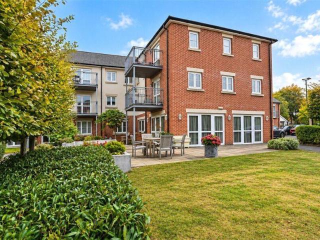 Apartment for sale in Basingstoke, Basingstoke and Deane