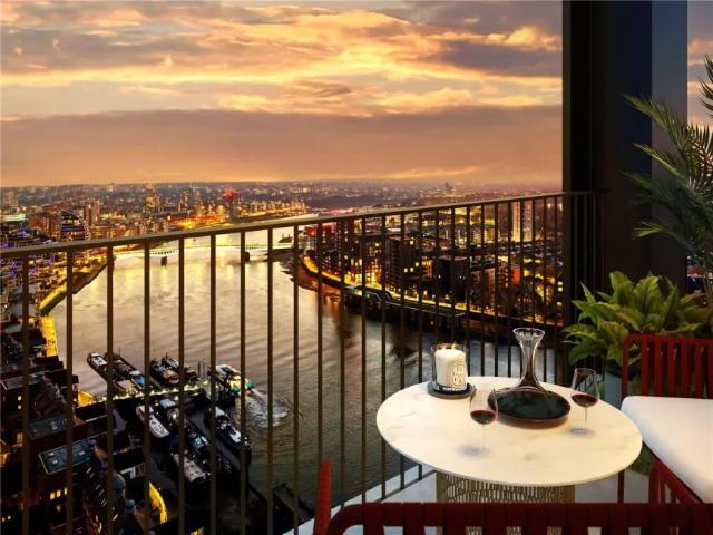 Apartment for sale in Battersea, Greater London
