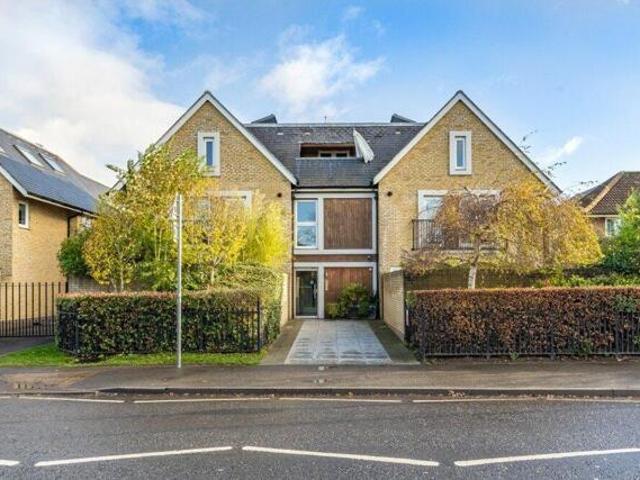 Apartment for rent in Beaconsfield