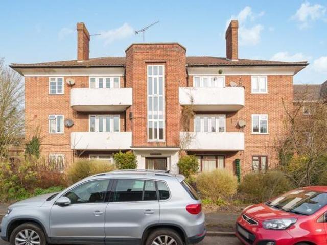Apartment for sale in Bray Wick, Windsor