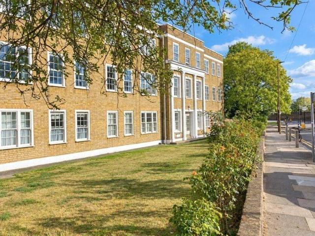 Apartment for sale in London Borough of Lewisham, Greater London