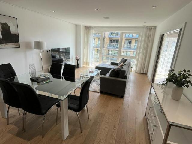 Apartment for rent in London Borough of Hounslow, Strand
