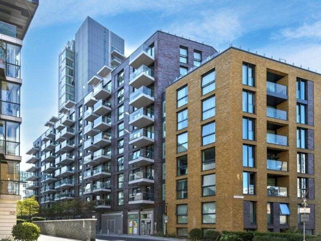 Apartment for sale in Cat Hill, England