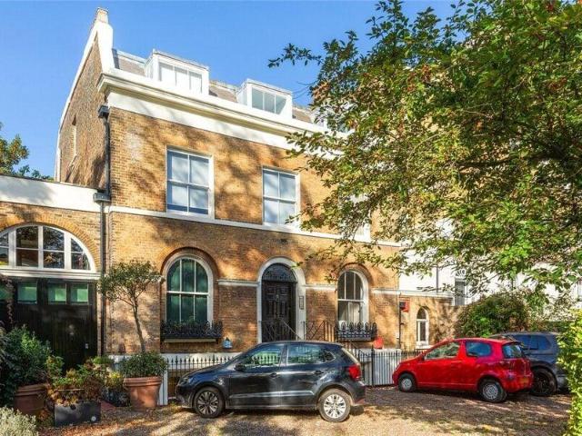Apartment for sale in Cat Hill, England