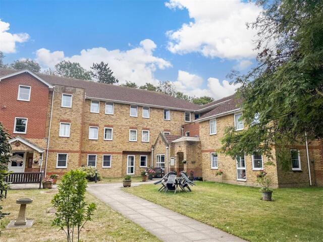 Apartment for sale in Bromstone, Acol