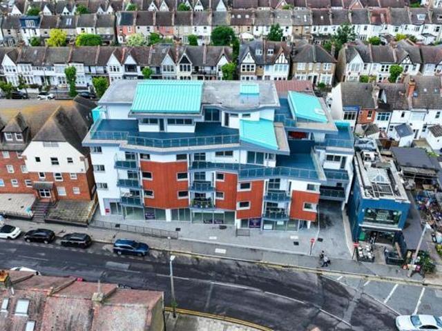 Apartment for sale in Broadway, Leigh-on-Sea