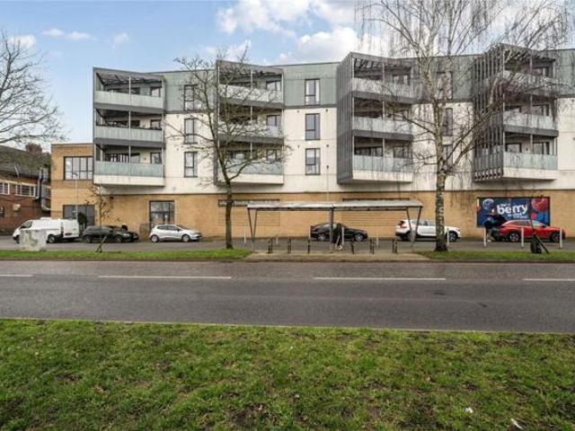 Apartment for sale in West Wickham, Greater London