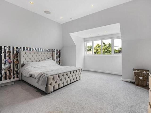 Apartment for sale in Bromley, Shortlands