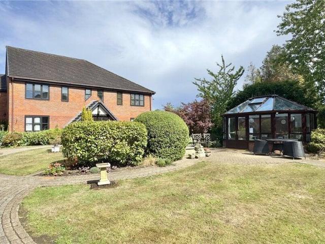 Apartment for sale in Buckinghamshire, England