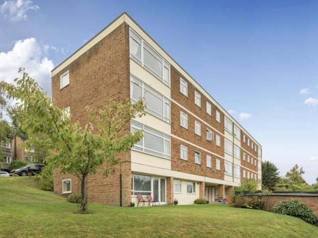 Apartment for sale in Totteridge, Cressex
