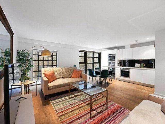 Apartment for sale in Cat Hill, England