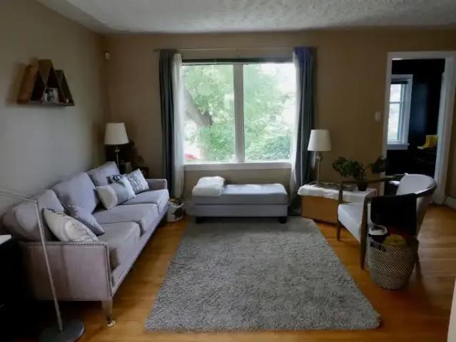Apartment for rent in Tuxedo Park, Calgary
