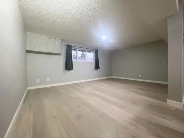 Apartment for rent in Bowness, Calgary