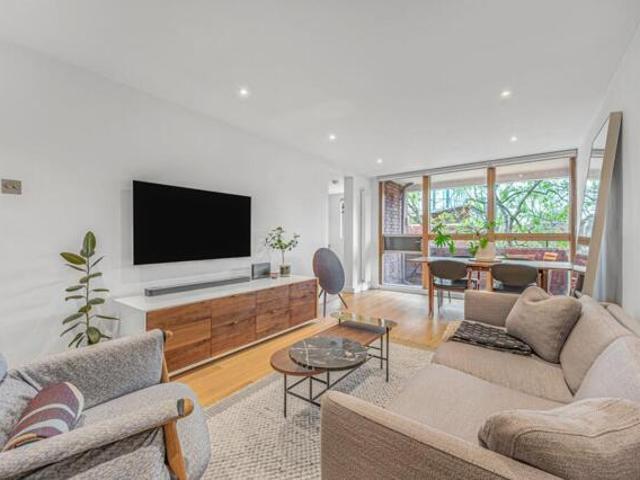 Apartment for sale in Barnsbury, Greater London