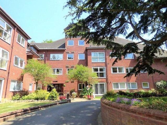 Apartment for sale in Canford Cliffs, Poole