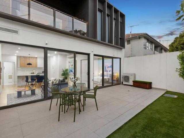 Apartment for sale in Carnegie, Melbourne