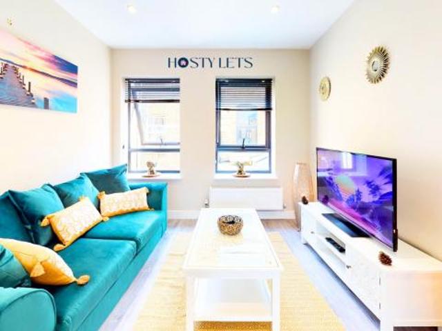 Apartment for rent in St. Marys Island, Gillingham