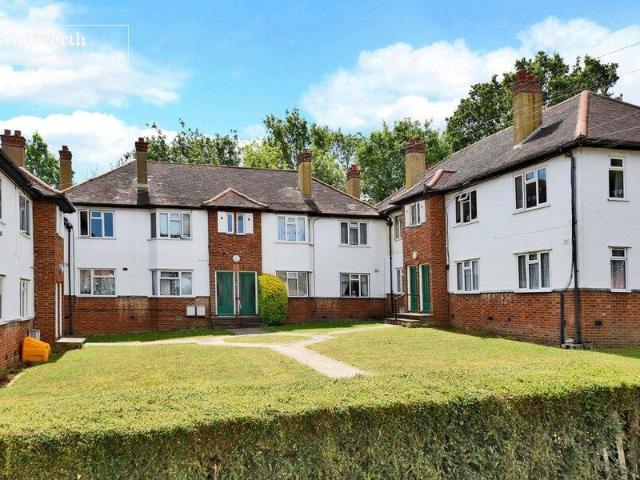 Apartment for sale in Cheam, Greater London