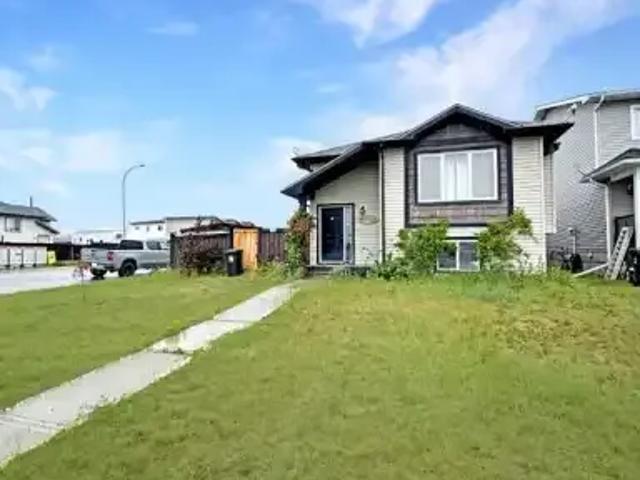 Apartment for rent in Woking, Alberta