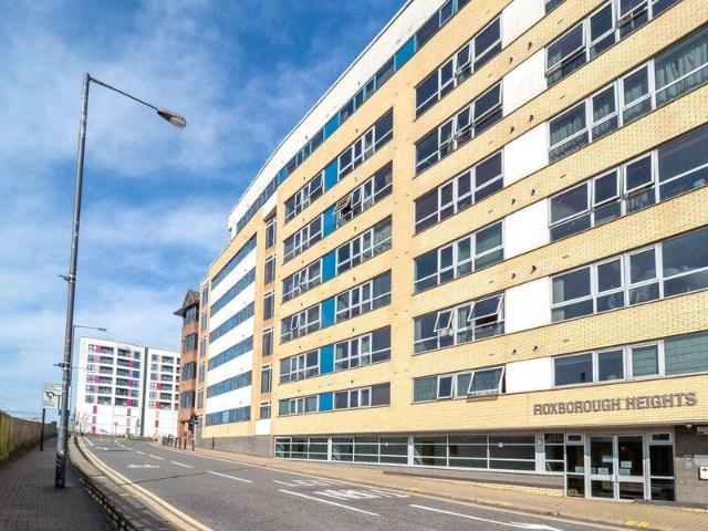 Apartment for sale in London Borough of Harrow, Greater London