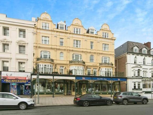 Apartment for sale in Llandudno, Wales
