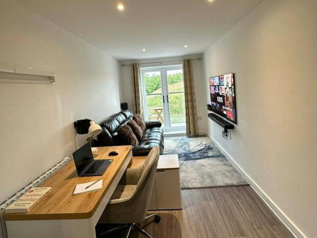 Apartment for rent in Paradise, West Midlands