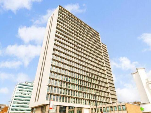 Apartment for sale in Croydon, Waddon