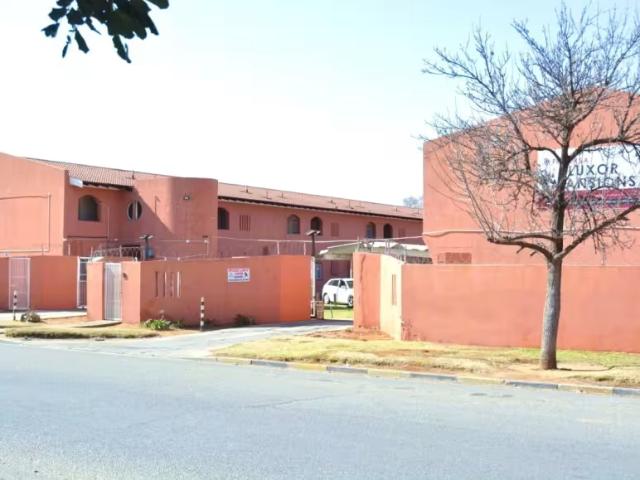 Apartment for sale in Dagbreek, Matjhabeng Local Municipality