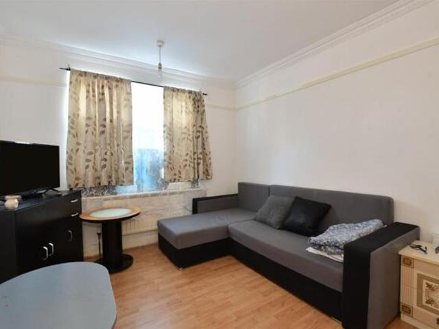 Apartment for sale in Dagenham, Becontree Heath