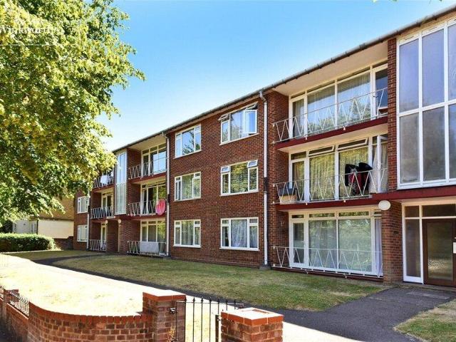 Apartment for sale in London Borough of Sutton, Greater London