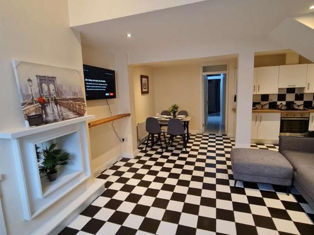Apartment to rent in Bluebell, North Tipperary