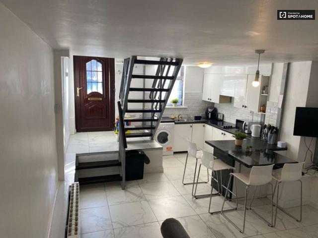 Apartment to rent in Bluebell, North Tipperary