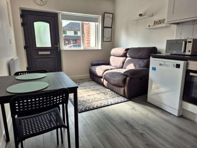Apartment to rent in Bluebell, North Tipperary