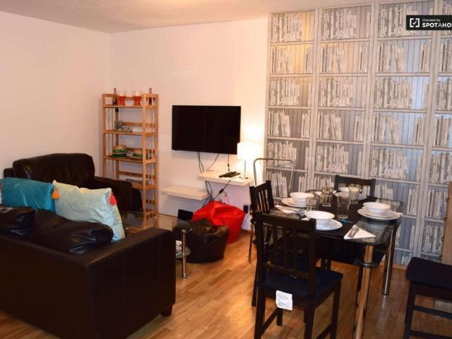 Apartment to rent in Bluebell, North Tipperary