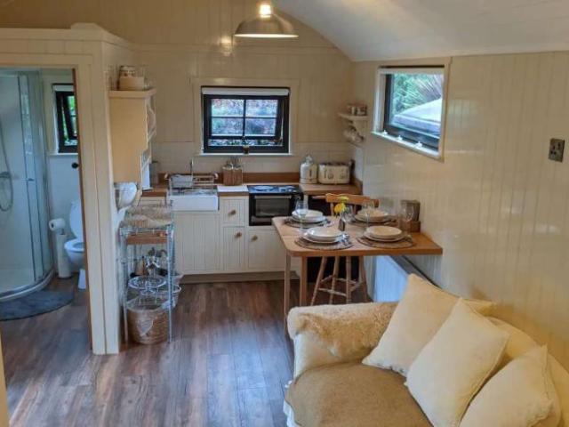 Apartment to rent in Bluebell, North Tipperary