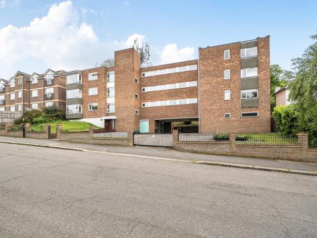 Apartment for sale in Cat Hill, England